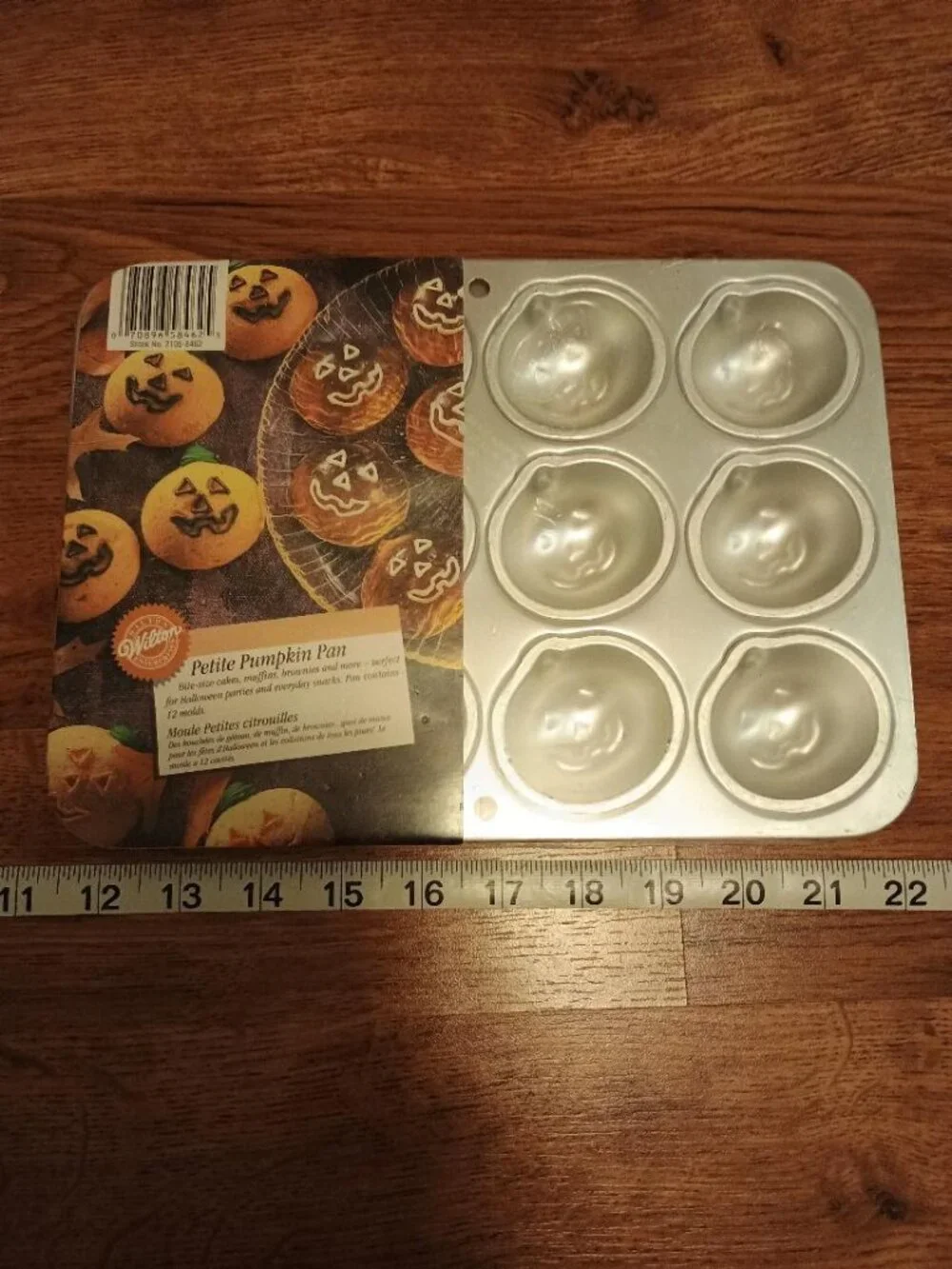 NEW- Wilton Petite Pumpkin Pan